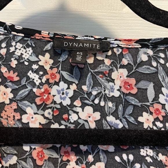 Dynamite Blouse - Picture 3 of 5